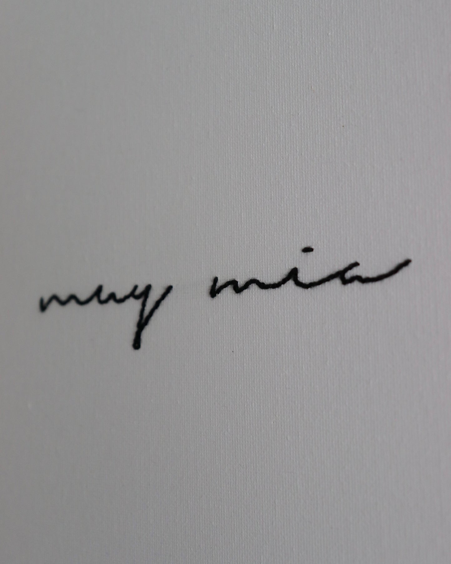 Lienzo bordado 'MIA'