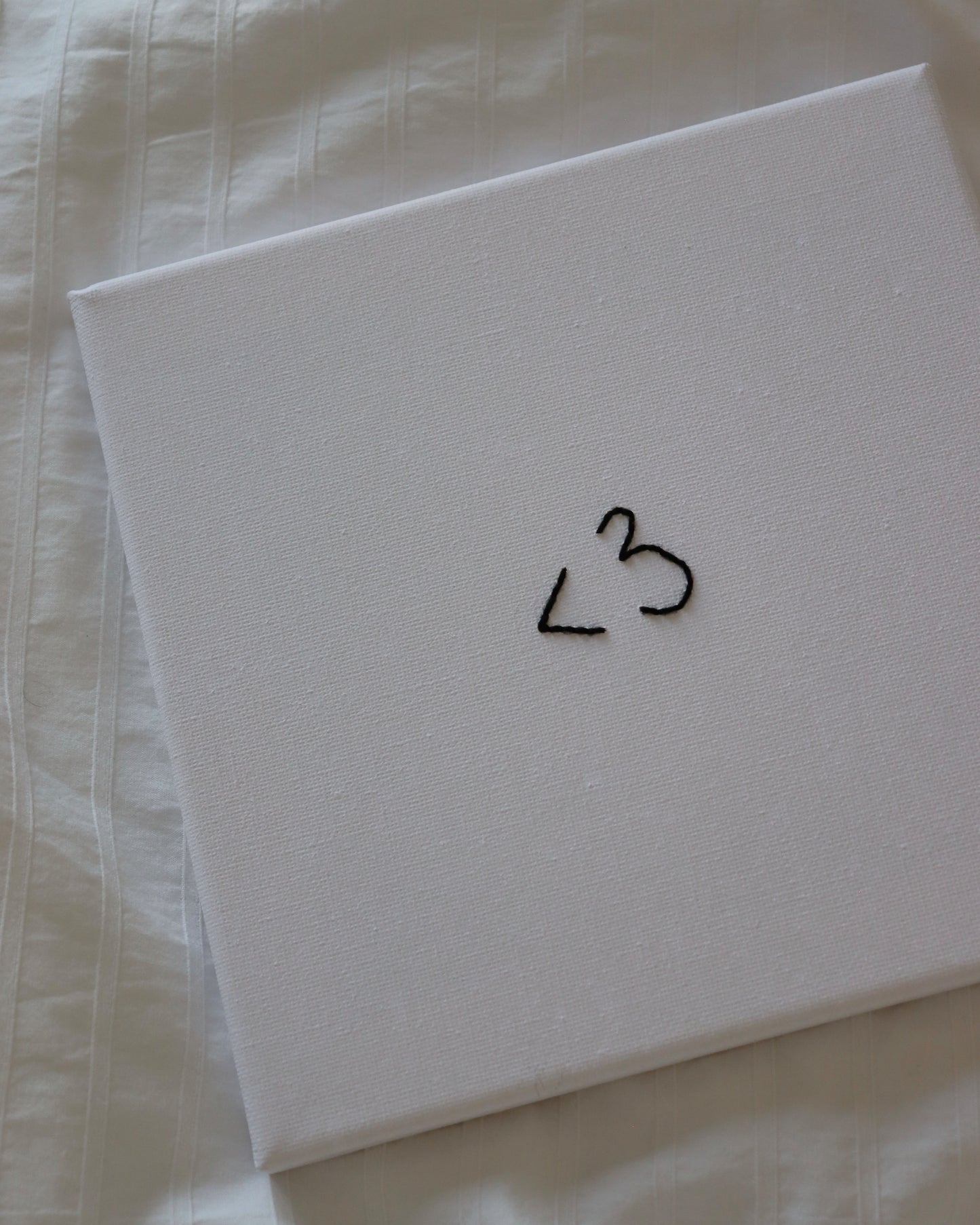 Lienzo bordado 'LEVANA'