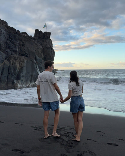 Camiseta 'GIVE FLOWERS'