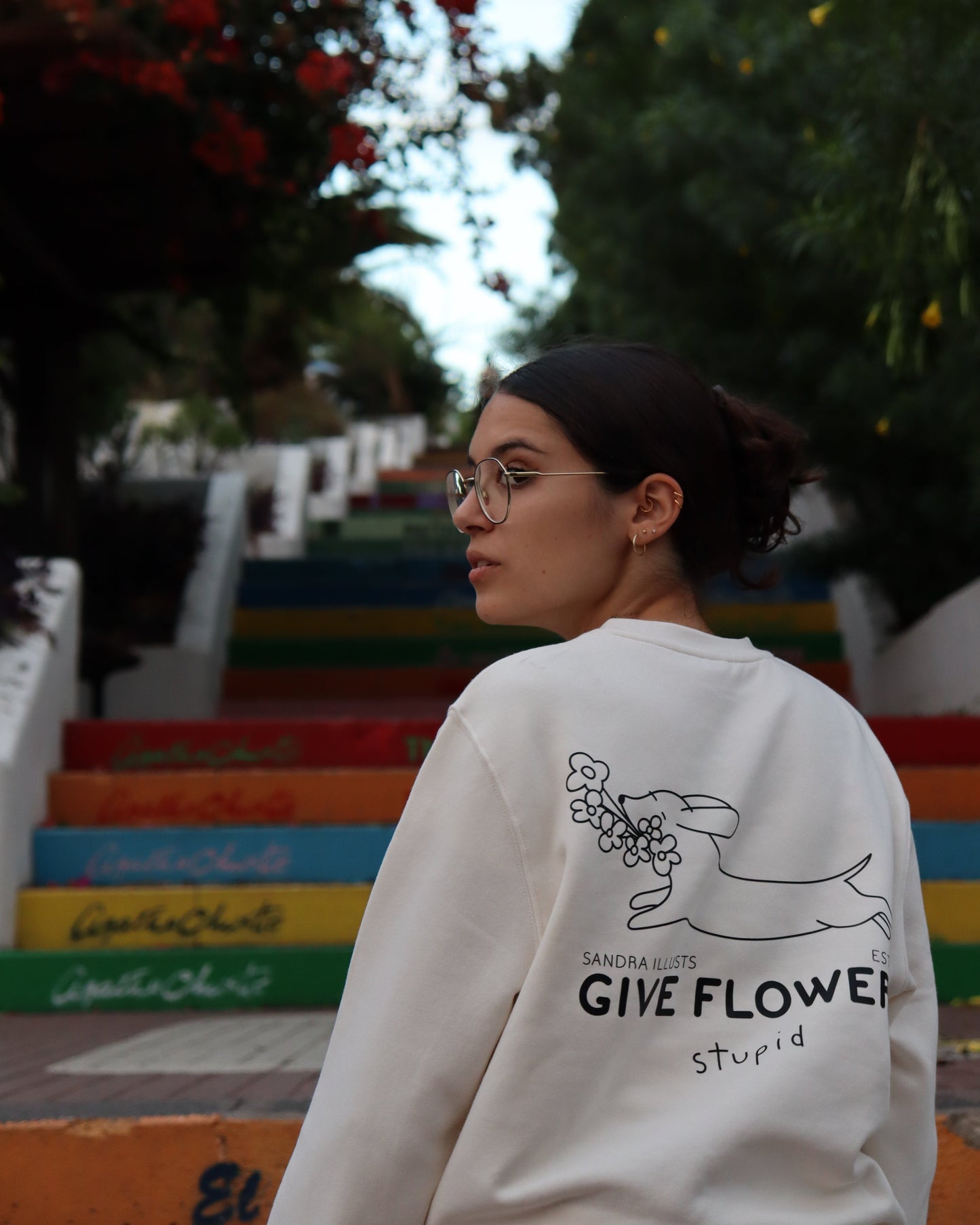 Sudadera 'GIVE FLOWERS'